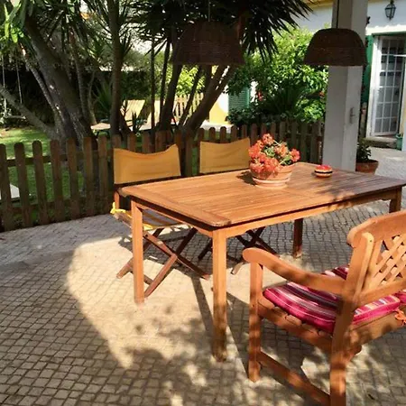 Of Cedars Spirit, Garden Pool Villa Setúbal